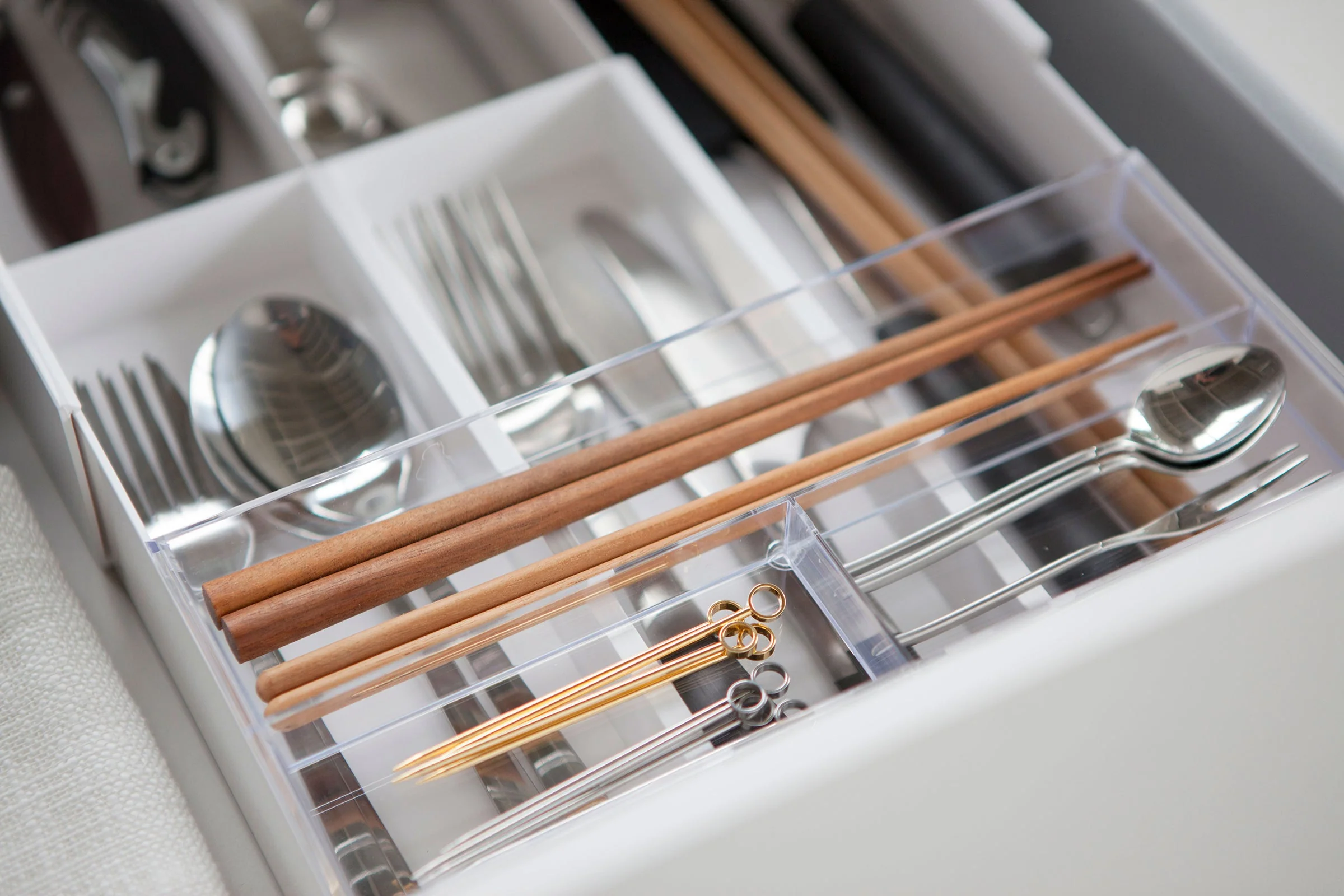 Expandable Cutlery Organizer - Image 3