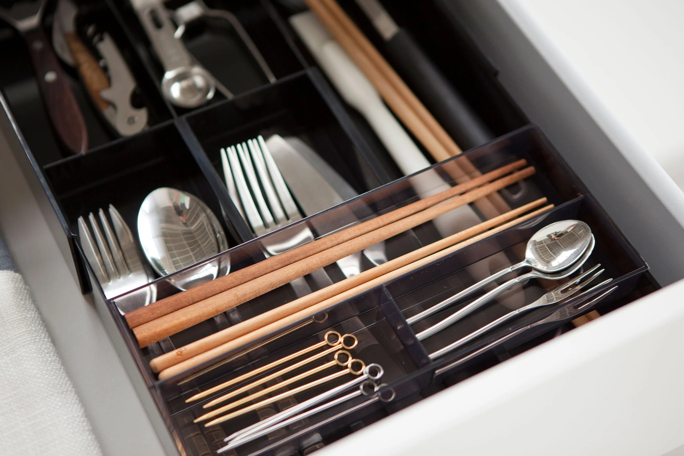 Expandable Cutlery Organizer - Image 8
