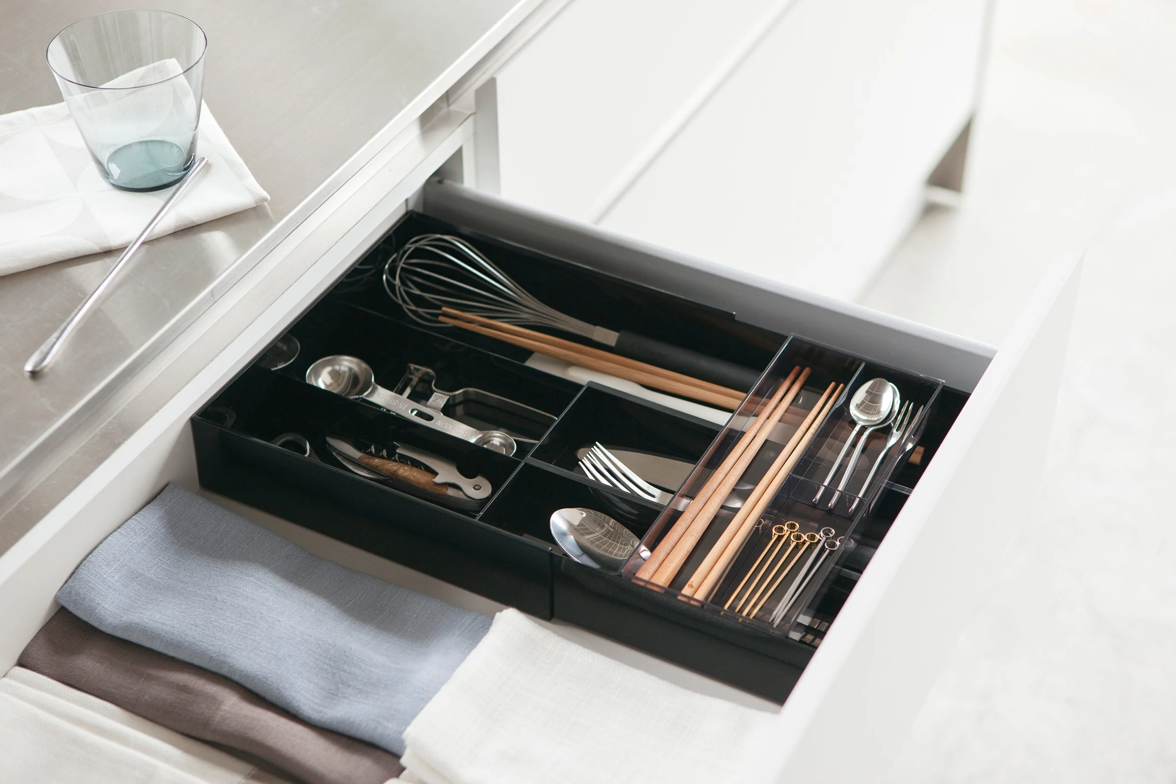 Expandable Cutlery Organizer - Image 9