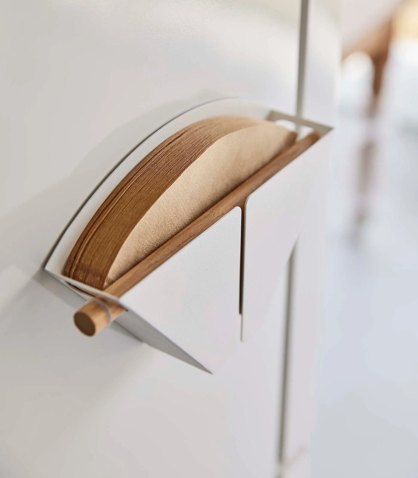 Magnetic Coffee Filter Case - Size 04 - Steel + Wood - Image 3