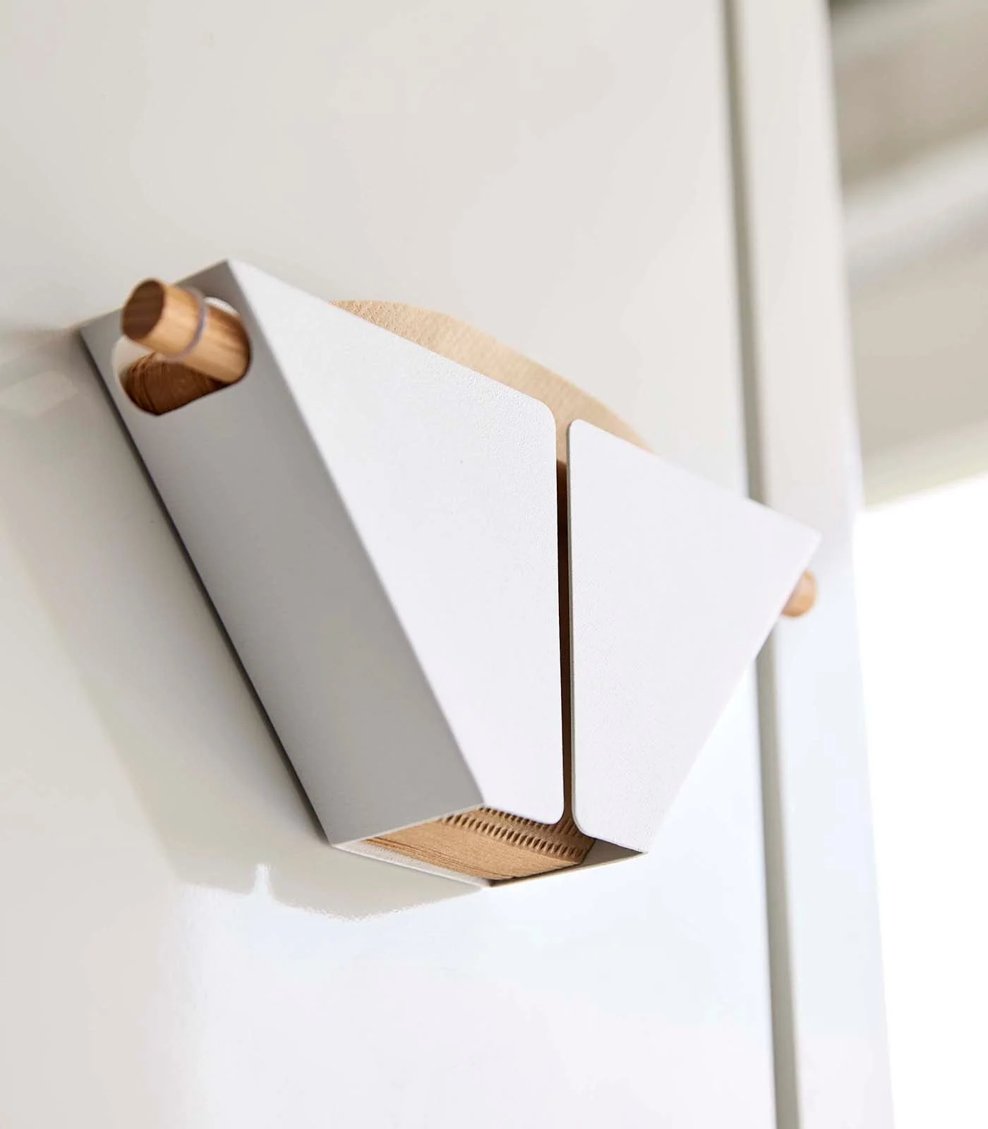 Magnetic Coffee Filter Case - Size 04 - Steel + Wood - Image 6