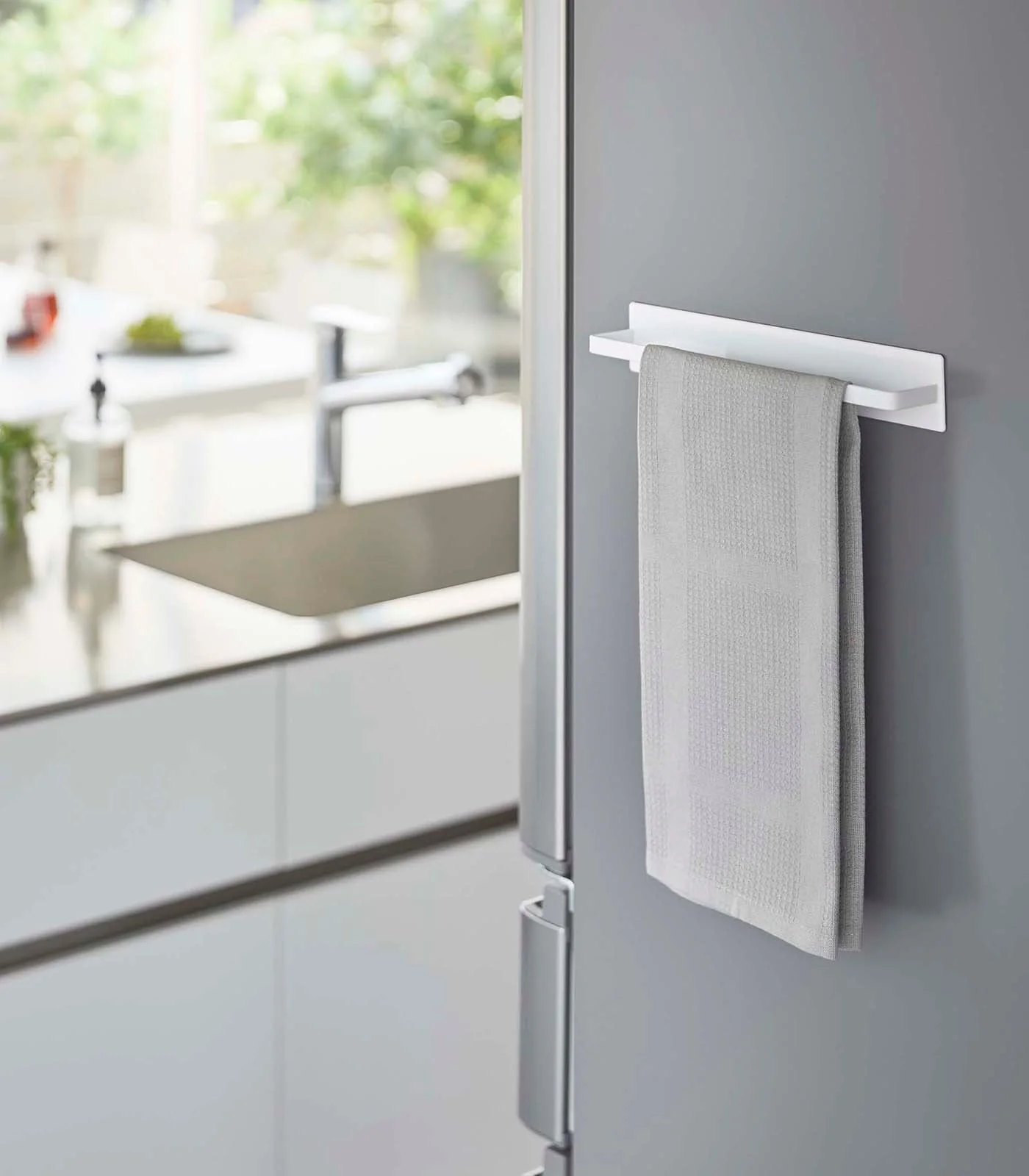 Magnetic Kitchen Towel Hanger - Steel - Image 2