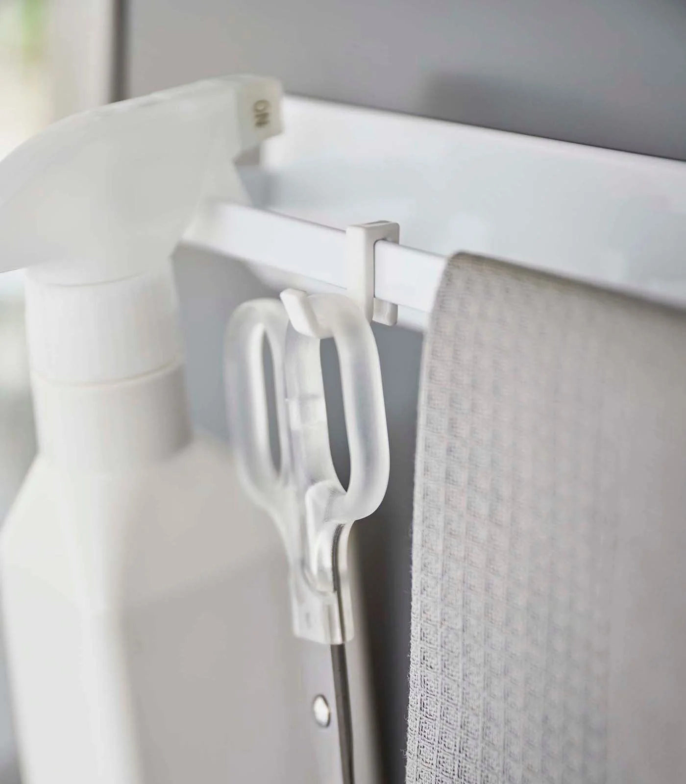 Magnetic Kitchen Towel Hanger - Steel - Image 6