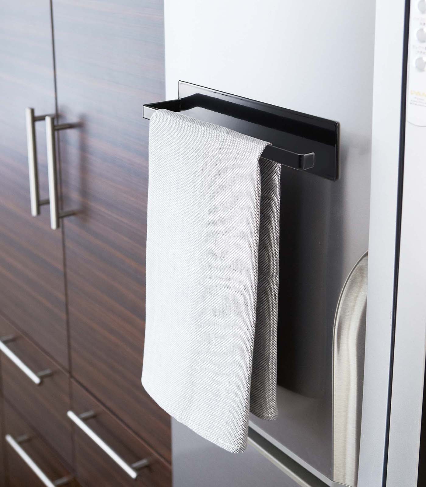 Magnetic Paper Towel Holder - Steel - Image 9