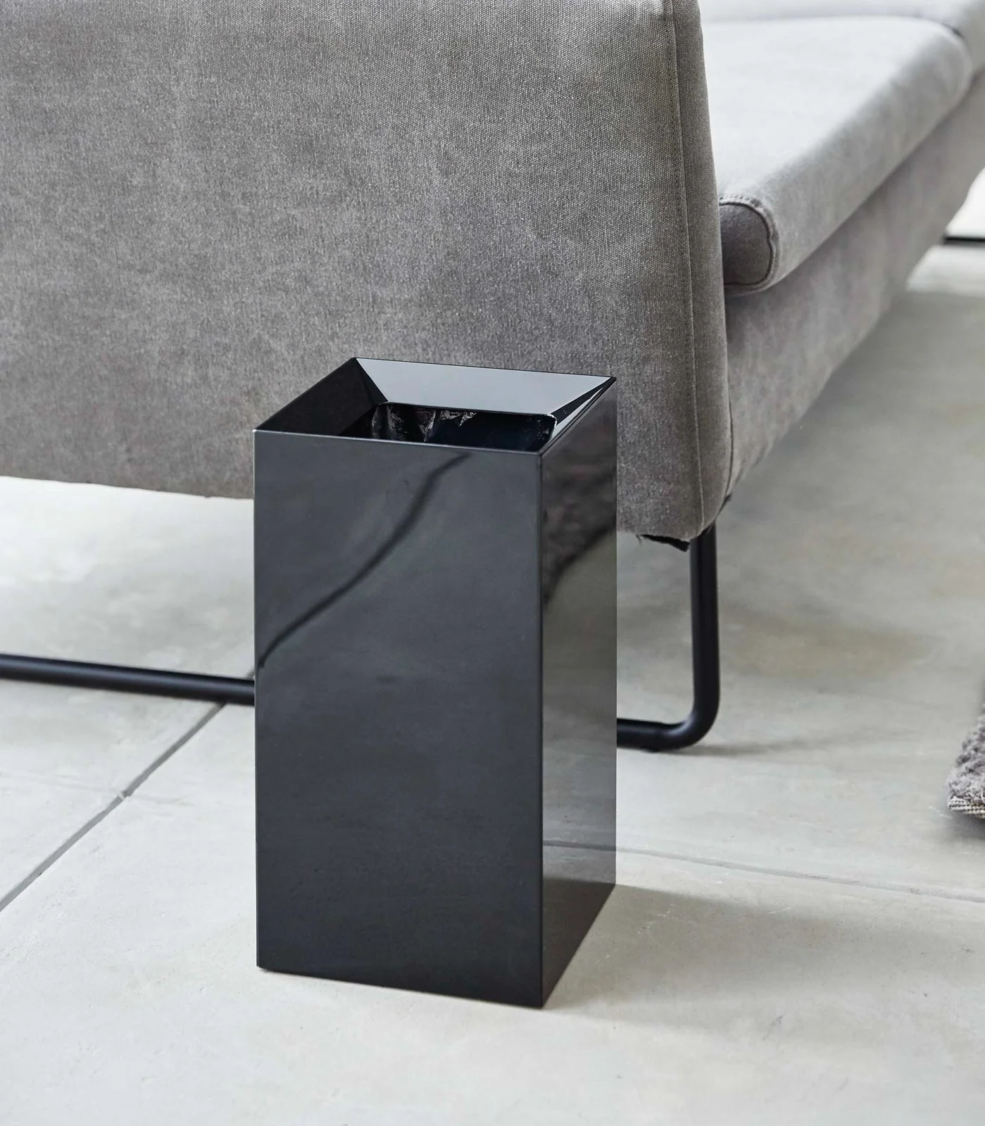 Trash Can - Image 7